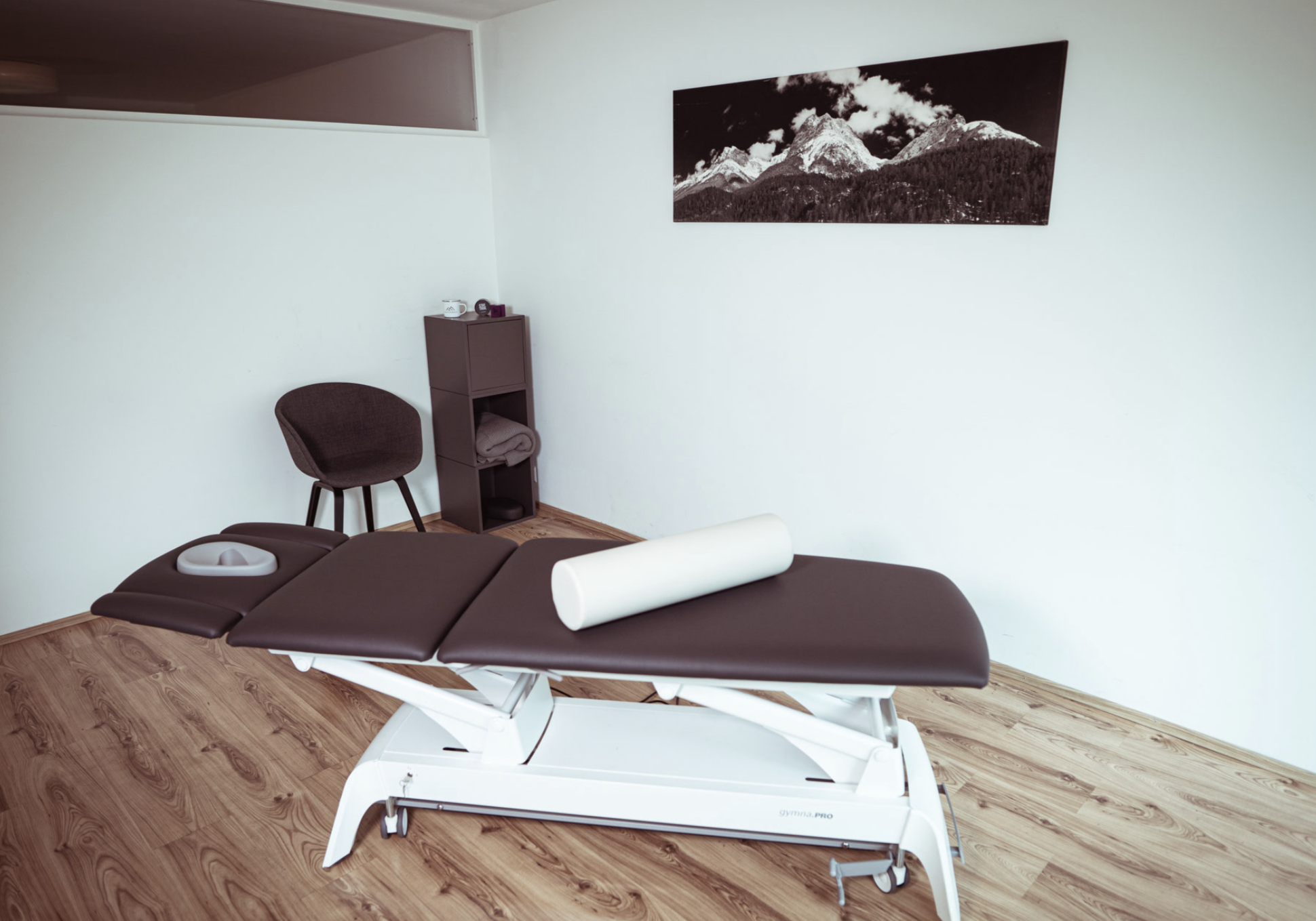 Behandlungsraum von Physio Engiadina in Scuol